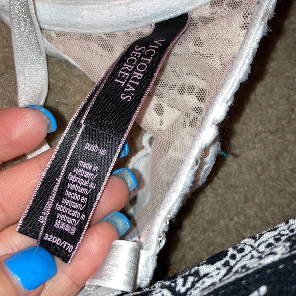 Victoria’s Secret Lace overlay Push Up Bra Bundle - Picture 7 of 9